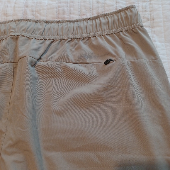 Eddie Bauer Motion quick dry shorts. Men's size L - Picture 5 of 7